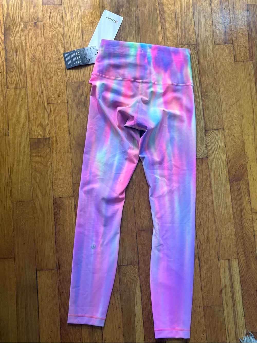 Lululemon Wunder Train High-Rise Tight 25"
Psychedelic Wash Multi limited ed